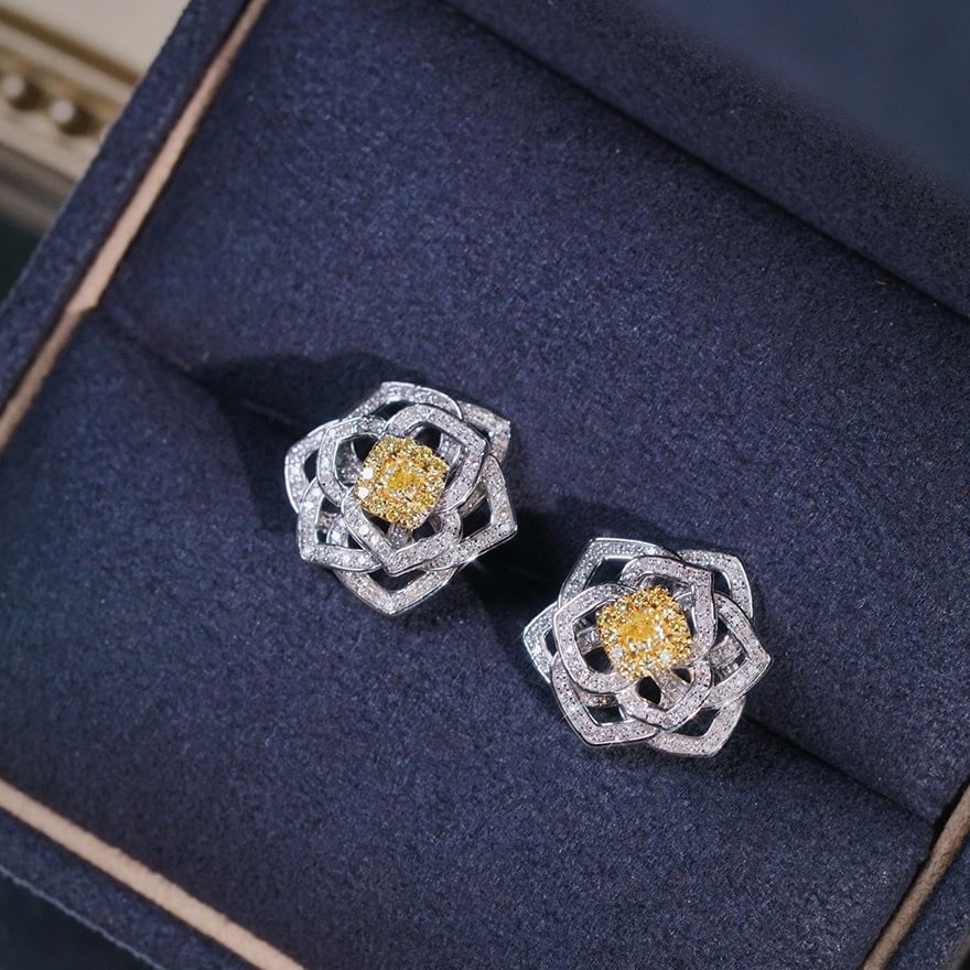 14K GOLD 0.80 CT NATURAL COLOR DIAMOND EARRINGS: Ref:231101117 // Gold Content:14K Gold // Main Gemstone:Color Diamond // Shape:Multiple // Carat Weight:0.80ct // Clarity Grade:VS-SI // Color:Color // Treatment:Natural // Condition: NewLow