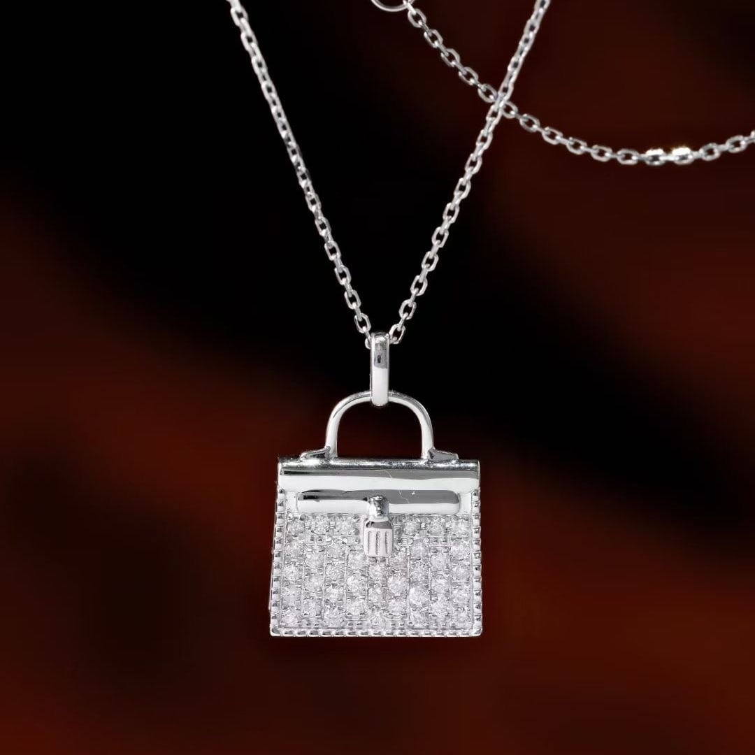 14K GOLD 0.32 CT NATURAL H DIAMOND PENDANT( WITHOUT CHAIN ): Ref:231101158 // Gold Content:14K Gold // Main Gemstone:Diamond // Shape:Round // Carat Weight:0.32ct // Clarity Grade:VS-SI // Color:H // Treatment:Natural // Cut Grade:G // Condition: NewLow