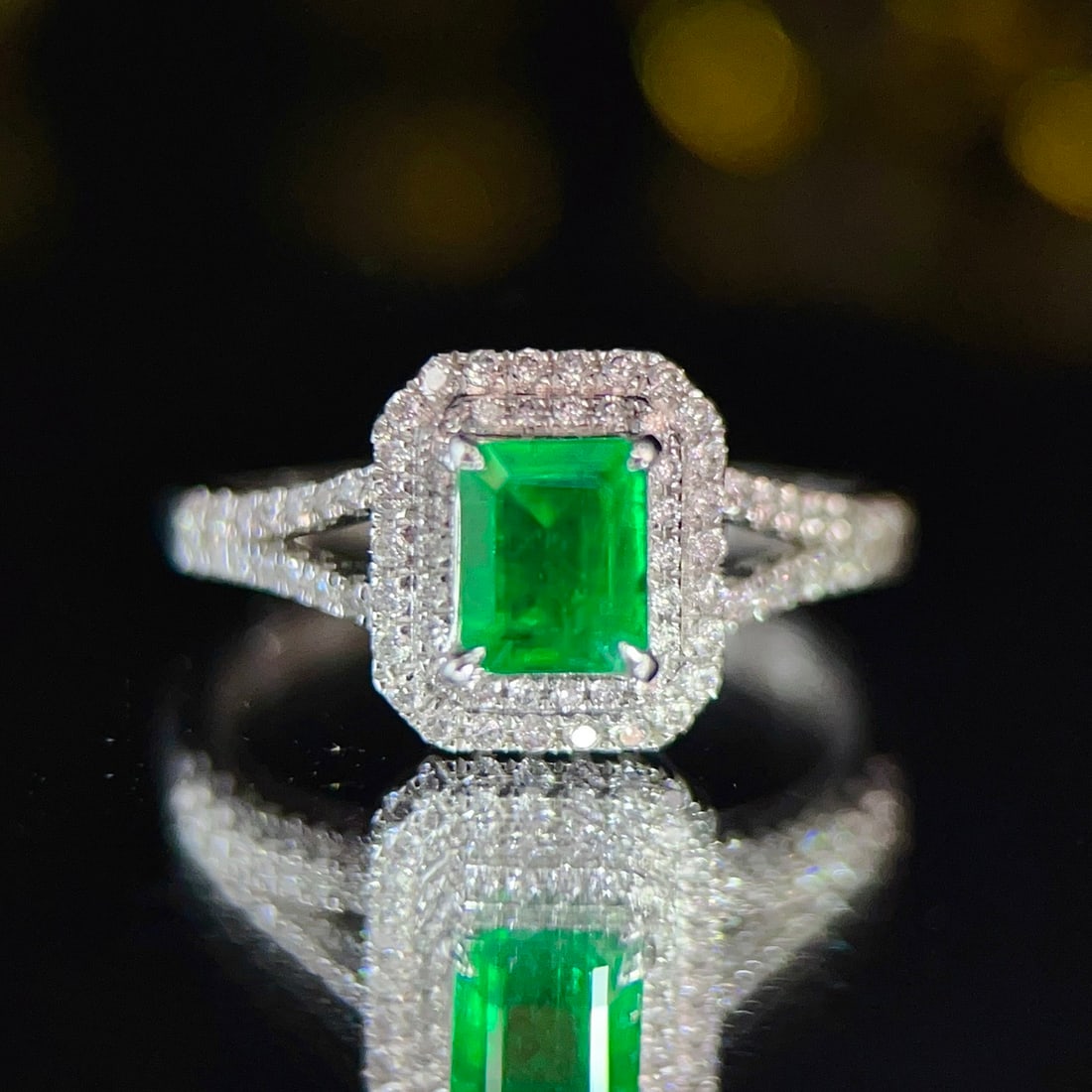14K GOLD 0.98 CTW VIVID GREEN NATURAL EMERALD & DIAMOND RING (1 of 6)