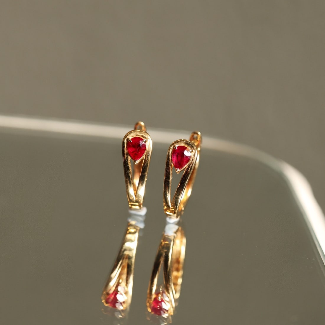 14K GOLD 0.4 CT NATURAL RUBY EARRINGS (1 of 9)