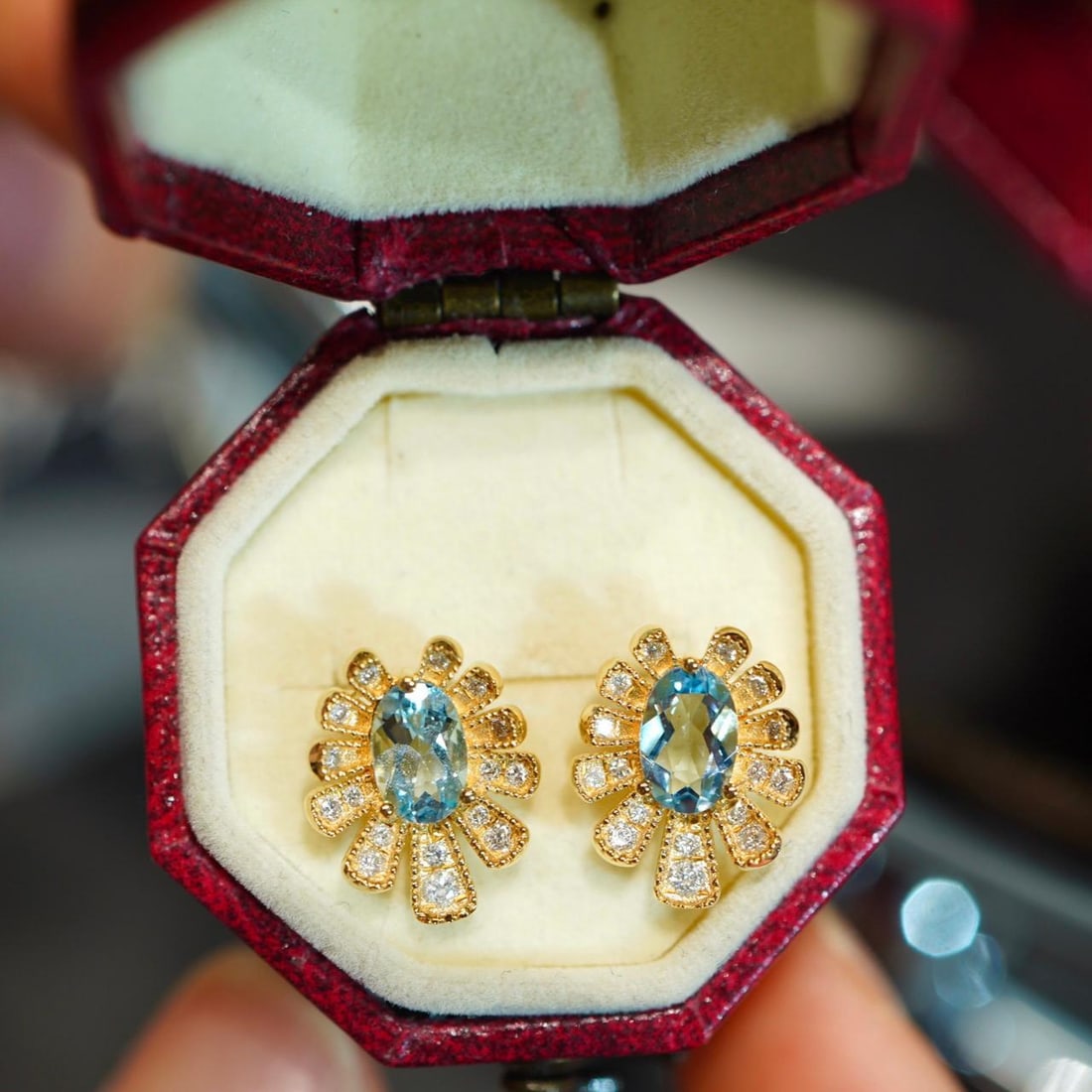 14K GOLD 0.8 CT NATURAL AQUAMARINE & DIAMOND EARRINGS (1 of 5)