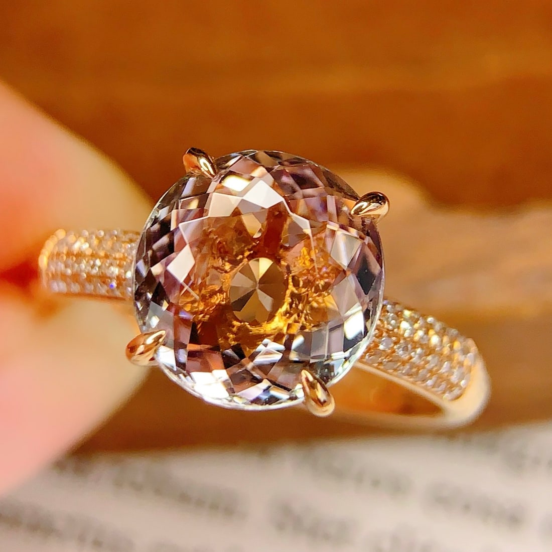 14K GOLD 3.86 CT NATURAL TOURMALINE & DIAMOND RING: Ref:231102416 // Gold Content:14K Gold // Ring Size:7.25US // // Main Gemstone:Tourmaline // Shape:Oval // Carat Weight:3.86ct // Color:Purple // Treatment:Natural // // Adjacent Gemstone 2 :