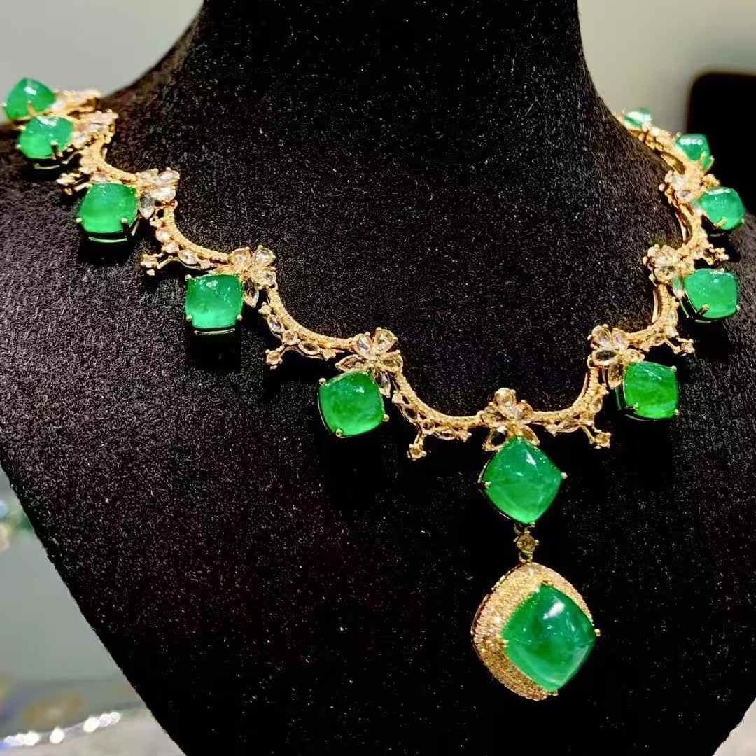 14k Gold 18.5 Ct Vivid Green Natural Emerald & Diamond & Sapphire Necklace - 2