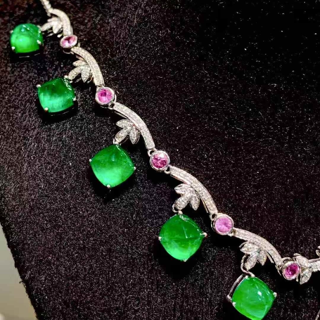 14k Gold 17.02 Ct Vivid Green Natural Emerald & Diamond & Sapphire Necklace - 4