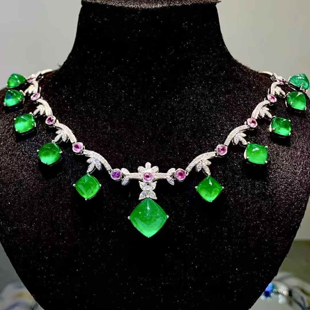 14k Gold 17.02 Ct Vivid Green Natural Emerald & Diamond & Sapphire Necklace - 5