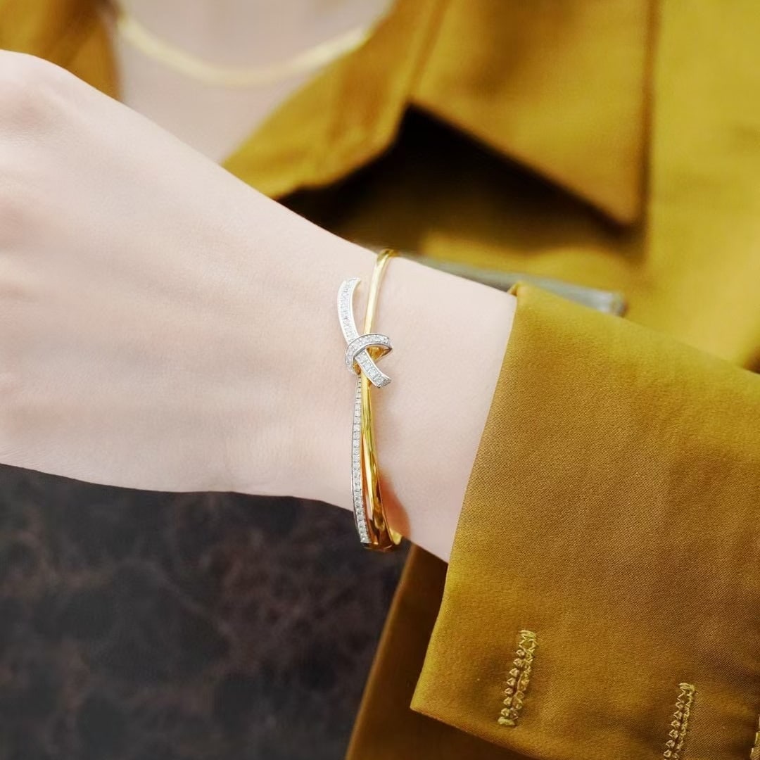 14k Gold 0.55 Ct Natural H Diamond Bangle - 2