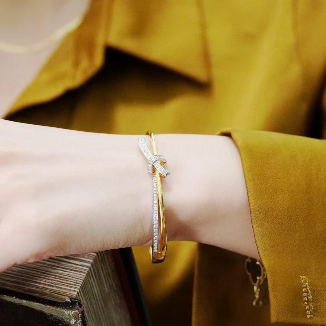 14k Gold 0.55 Ct Natural H Diamond Bangle - 3