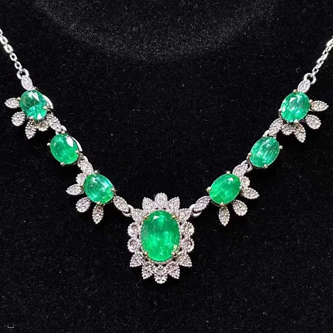14k Gold 3.3 Ct Vivid Green Natural Emerald & Diamond Necklace (1 of 7)