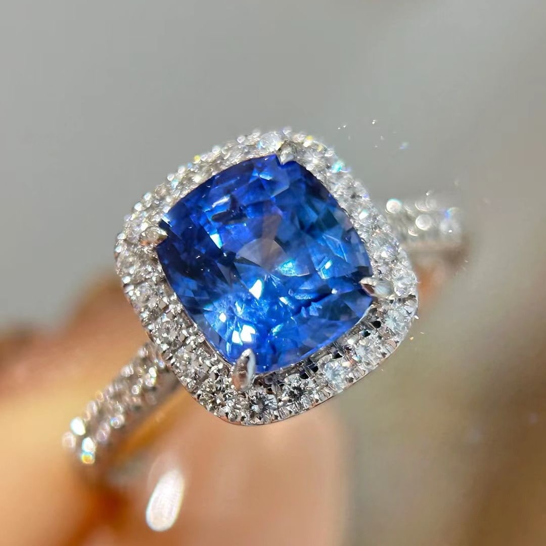 14k Gold 2.96 Ctw Natural Sapphire & Diamond Ring: Ref:231103192 // gold content:14k gold // ring size:7. 25us // // main gemstone:sapphire // shape:cushion // carat weight:2. 58ct // color:blue // treatment:natural // // adjacent gemstone 2 :