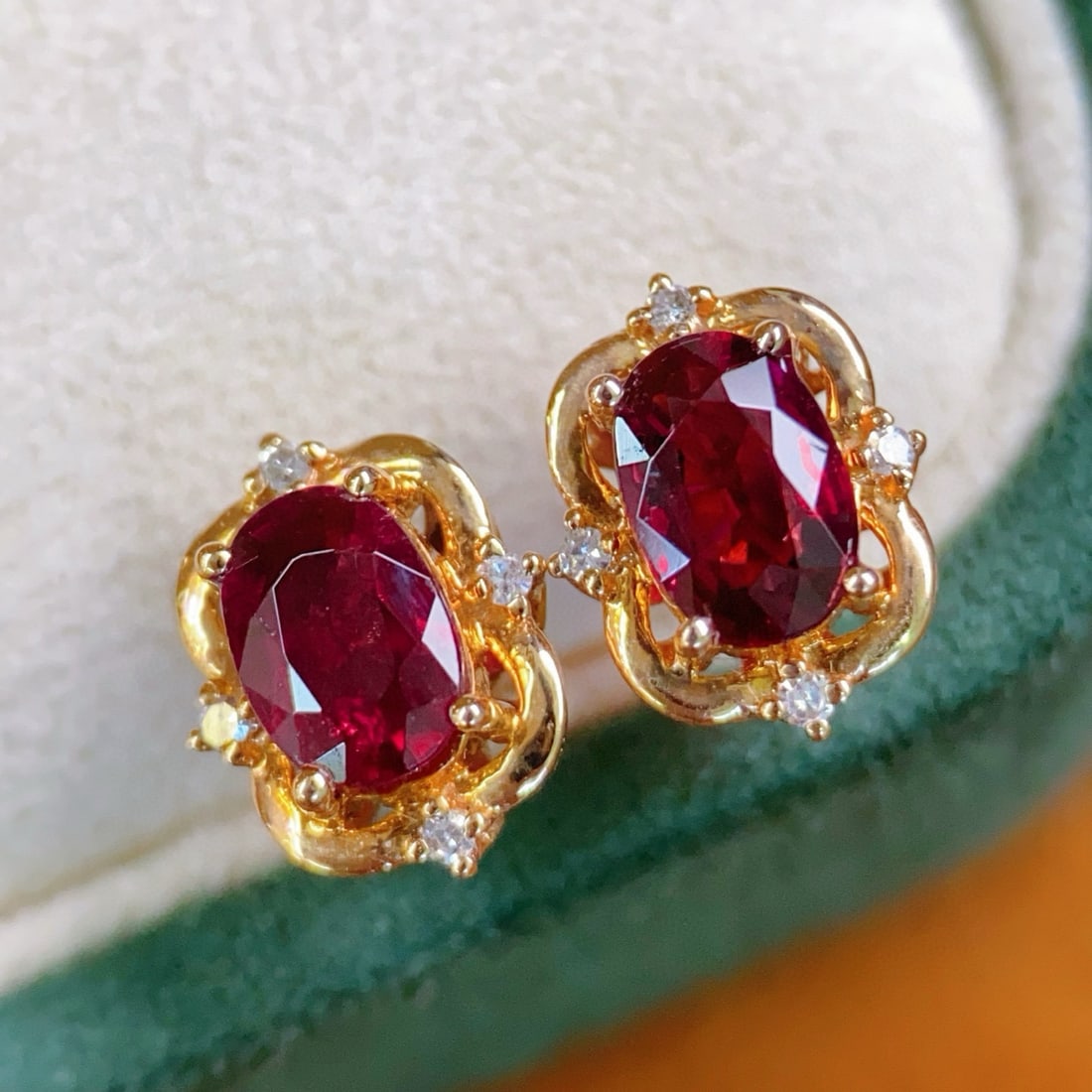 14k Gold 1.24 Ctw Natural Tourmaline & Diamond Earrings: Ref:231103219 // gold content:14k gold // main gemstone:tourmaline // shape:oval // carat weight:1. 2ct // color:red // treatment:natural // // adjacent gemstone 2 : diamond // number of stones:8