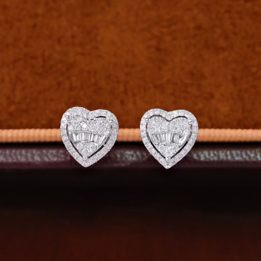 14k Gold 0.5 Ct Natural H Diamond Earrings: Ref:231103243 // gold content:14k gold // main gemstone:diamond // shape:multiple // carat weight:0. 5ct // clarity grade:vs-si // color:h // treatment:natural // Condition: NewLow Estimate: