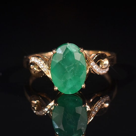 14k Gold 2.59 Ctw Natural Emerald & Diamond Ring: Ref:231104004 // gold content:14k gold // ring size:7. 25us // // main gemstone:emerald // shape:oval // carat weight:2. 55ct // color:green // treatment:natural // // adjacent gemstone 2 : diamond //