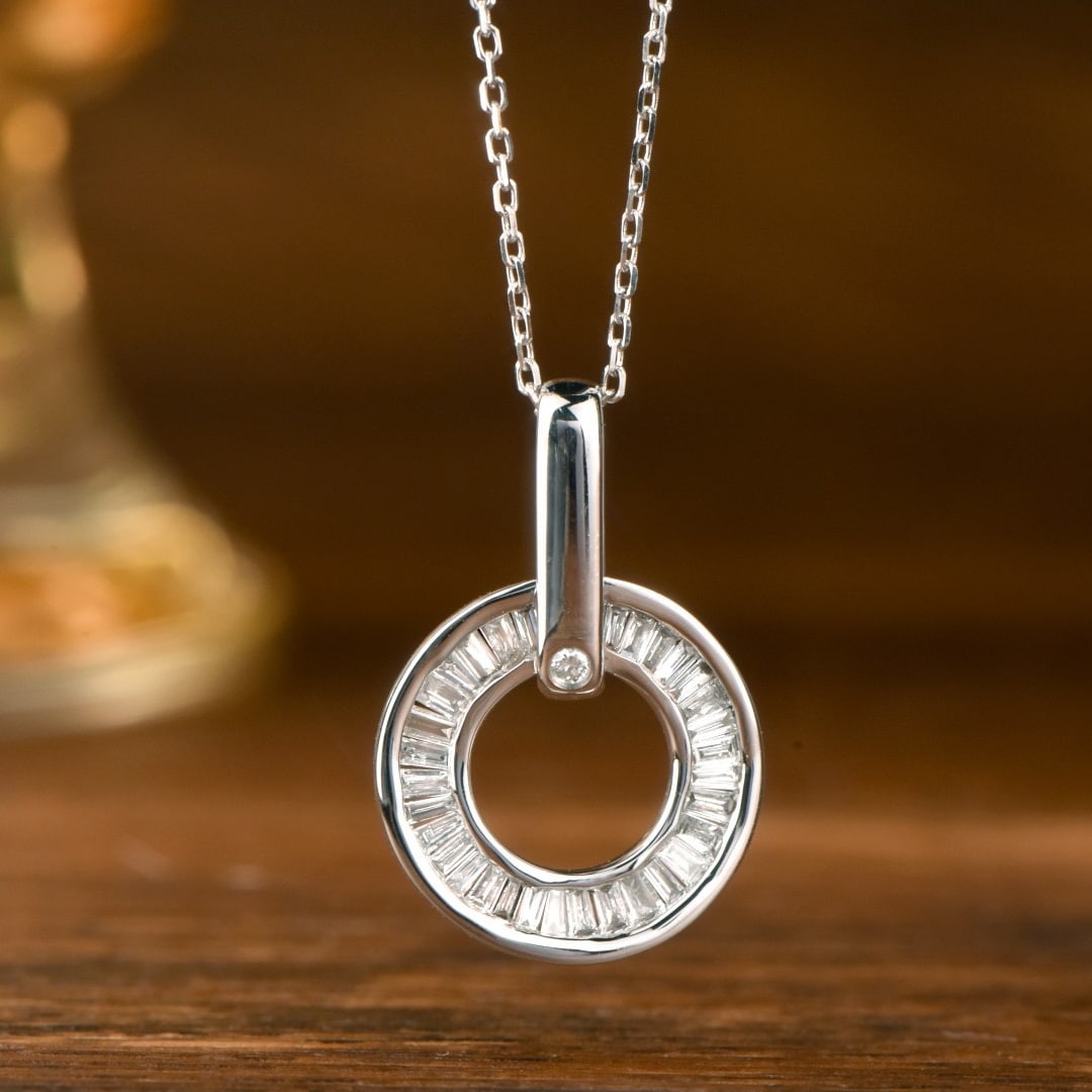 14k Gold 0.40 Ct Natural H Diamond Pendant( Without Chain ): Ref:231104067 // gold content:14k gold // main gemstone:diamond // shape:multiple // carat weight:0. 40ct // clarity grade:vs-si // color:h // treatment:natural // Low Estimate: 1300High Estimate: