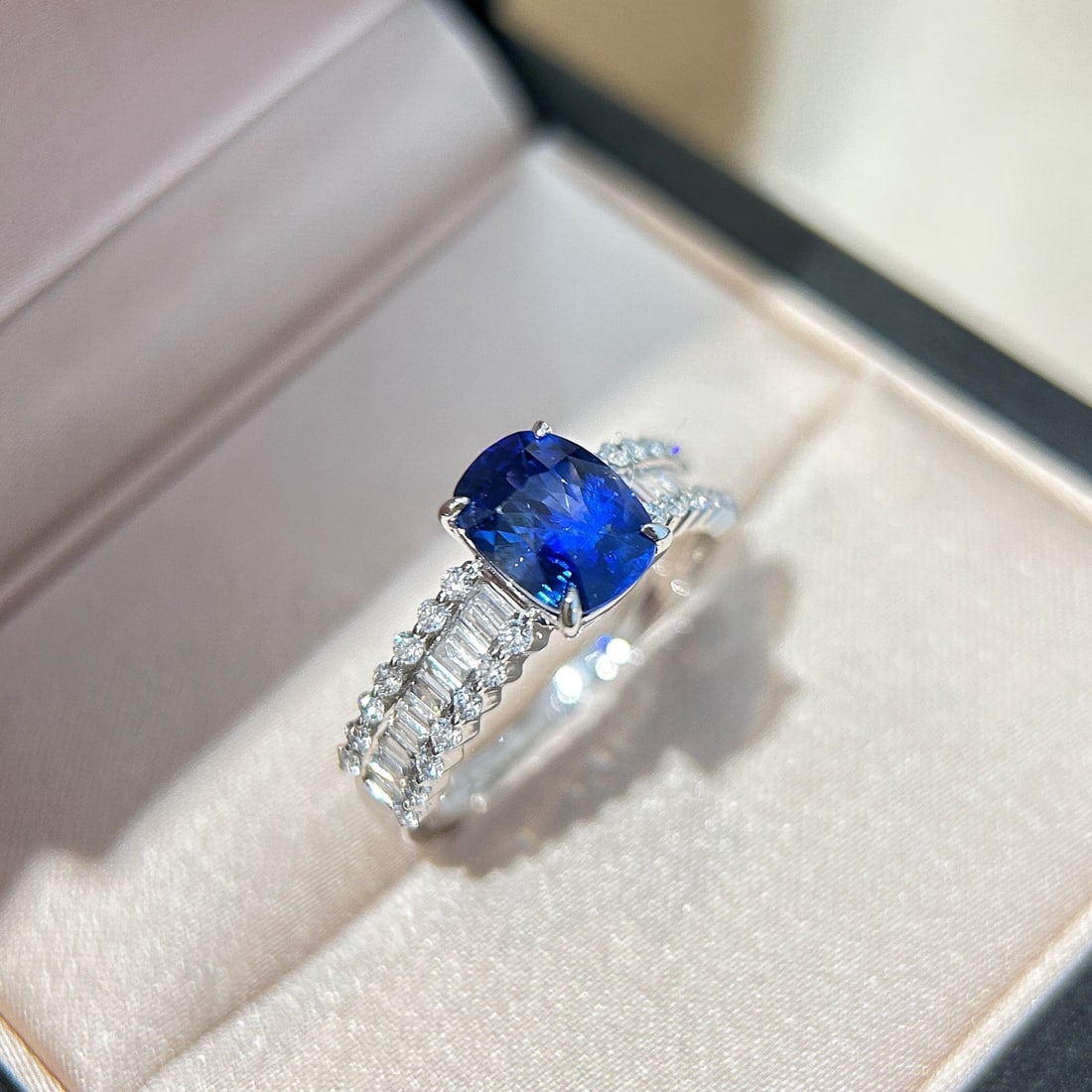 14k Gold 2.55 Ctw Natural Sapphire & Diamond Ring (1 of 9)