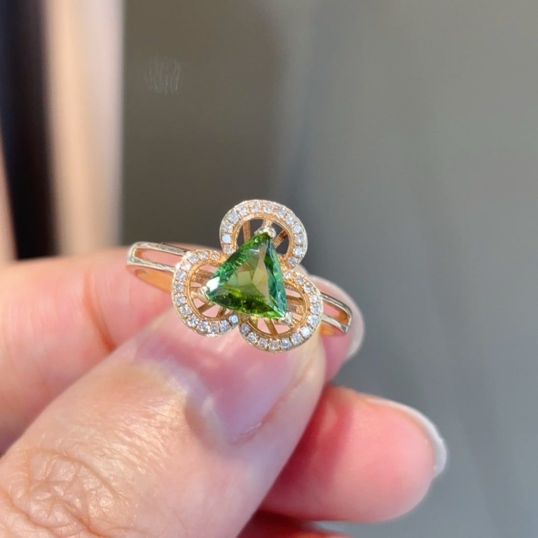 14k Gold 1.25 Ctw Natural Tourmaline & Diamond Ring: Ref:231104200 // gold content:14k gold // ring size:7. 25us // // main gemstone:tourmaline // shape:triangle // carat weight:1. 1ct // color:green // treatment:natural // // adjacent gemstone 2 :