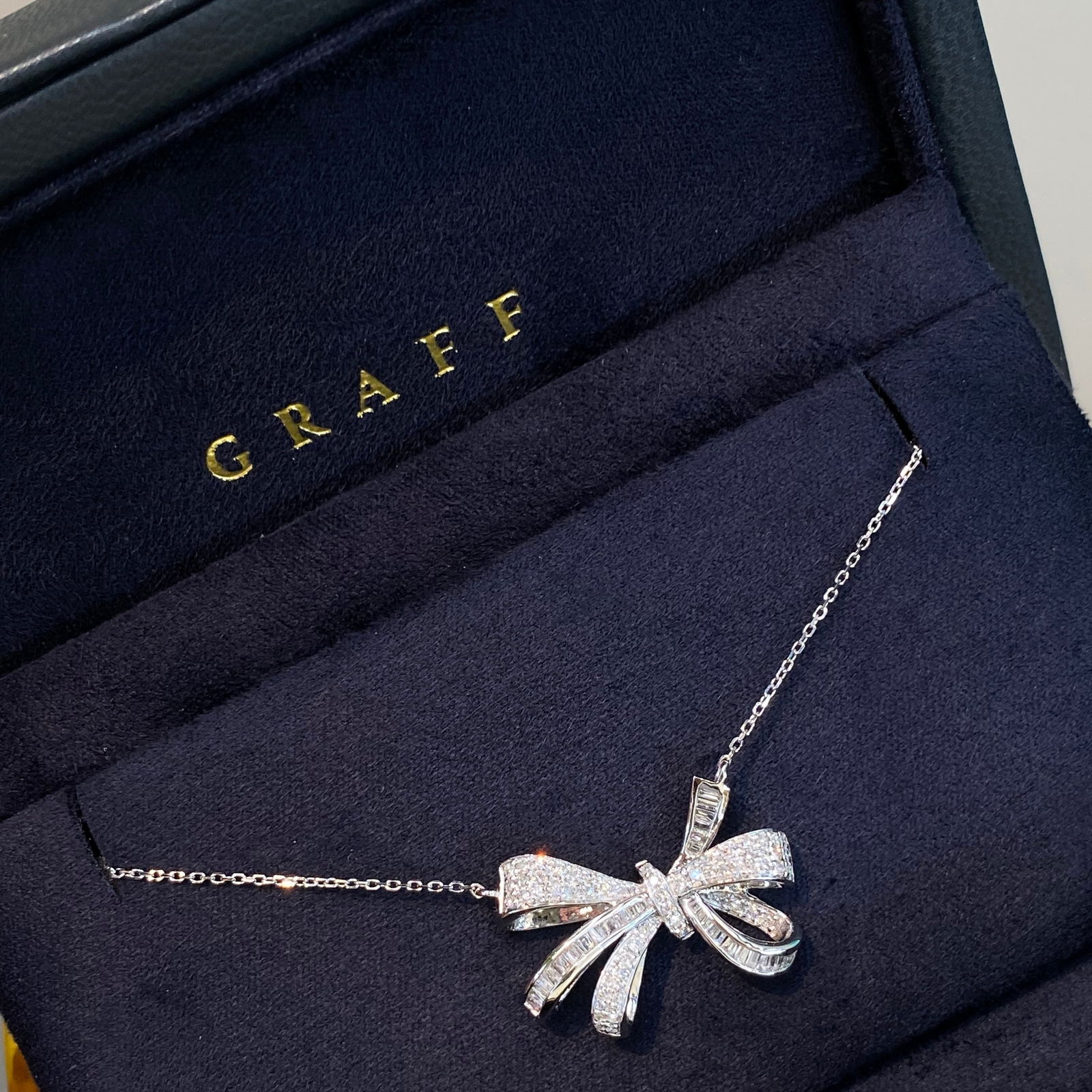 14k Gold 1 Ct Natural H Diamond Necklace: Ref:231104209 // gold content:14k gold // main gemstone:diamond // shape:multiple // carat weight:1ct // clarity grade:vs-si // color:h // treatment:natural // High Estimate: 4300Condition: NewLow