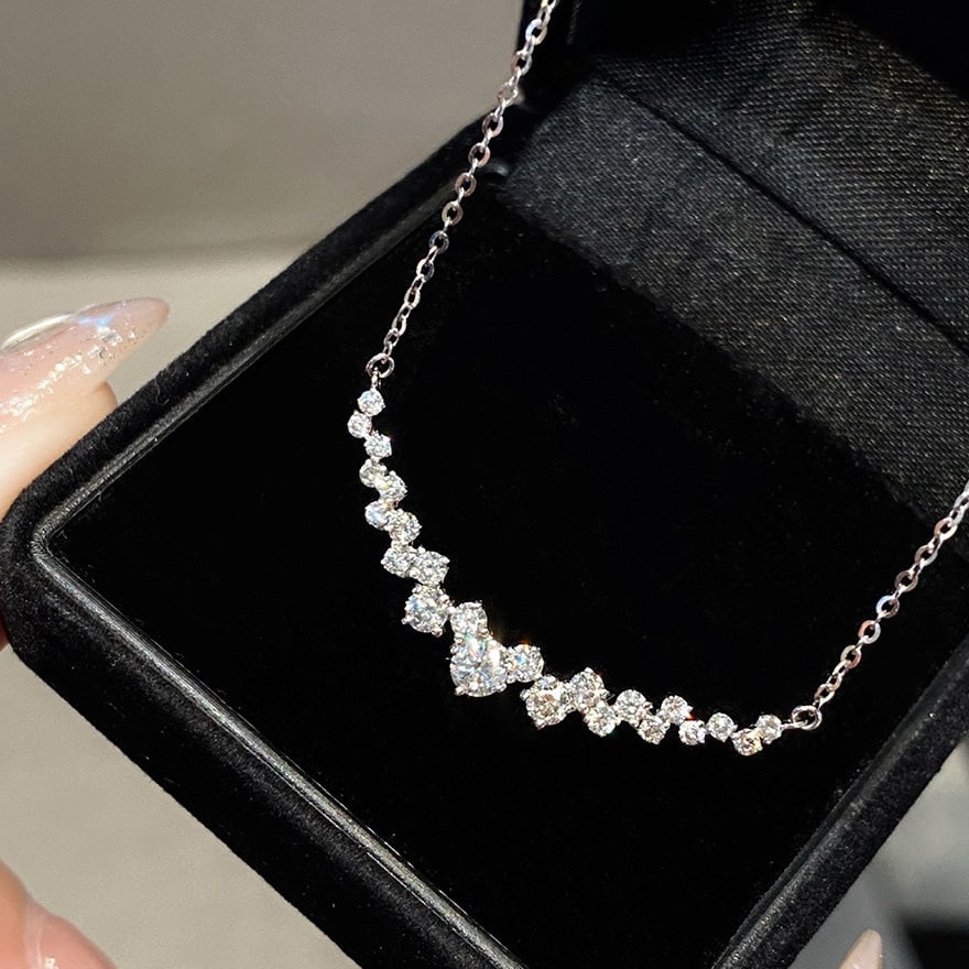 14k Gold 0.6 Ct Natural H Diamond Necklace: Ref:231104317 // gold content:14k gold // main gemstone:diamond // shape:round // carat weight:0. 6ct // clarity grade:vs-si // color:h // treatment:natural // cut grade:g // High Estimate: