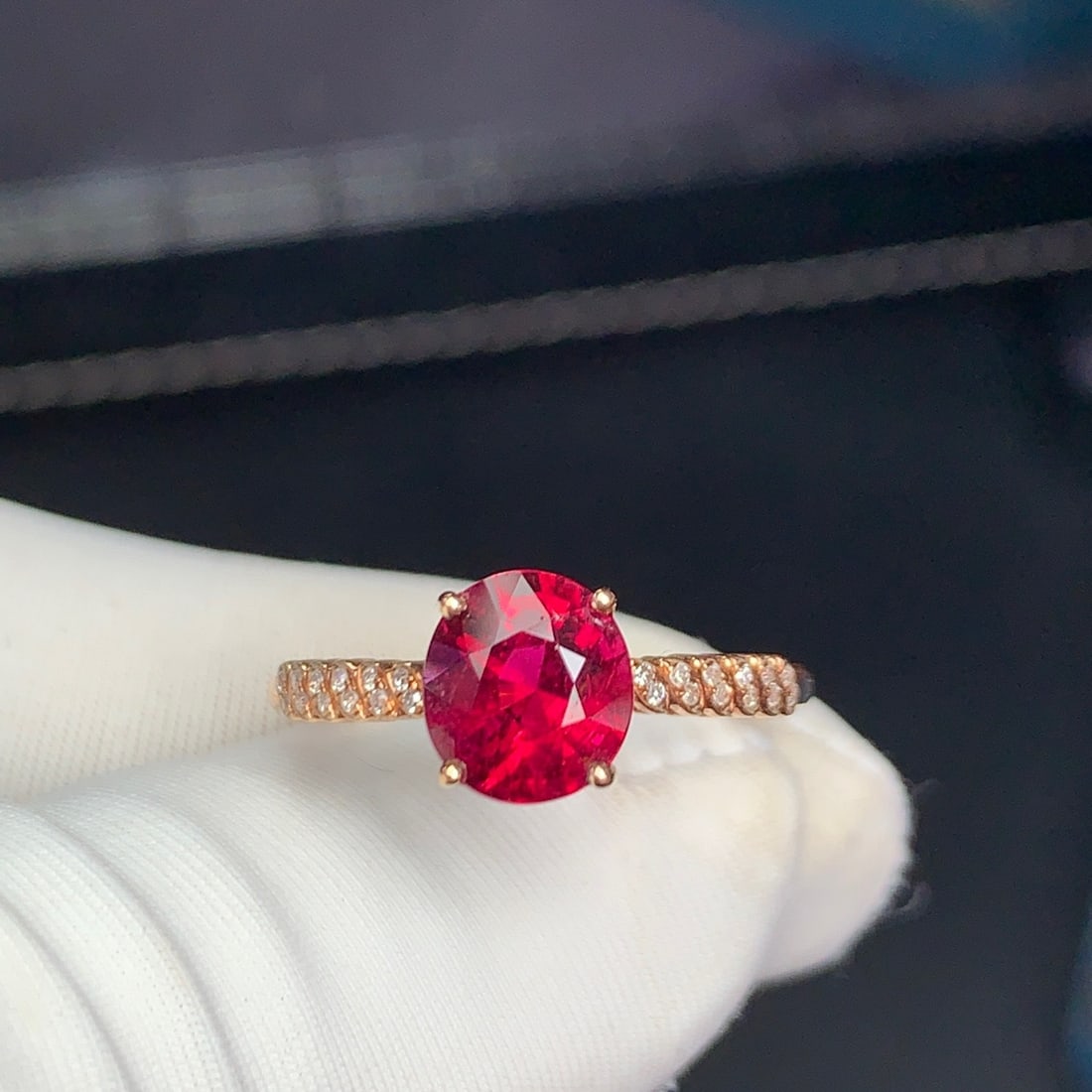 14k Gold 1.6 Ct Natural Tourmaline & Diamond Ring: Ref:231104381 // gold content:14k gold // ring size:7. 25us // // main gemstone:tourmaline // shape:oval // carat weight:1. 6ct // color:red // treatment:natural // // adjacent gemstone 2 :