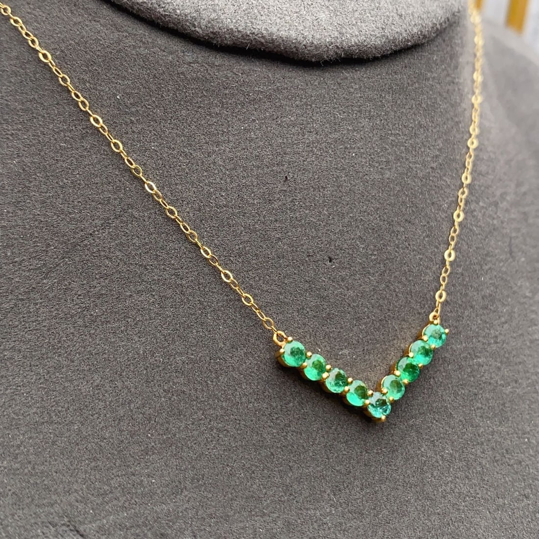 14k Gold 1.00 Ct Natural Emerald Necklace - 3