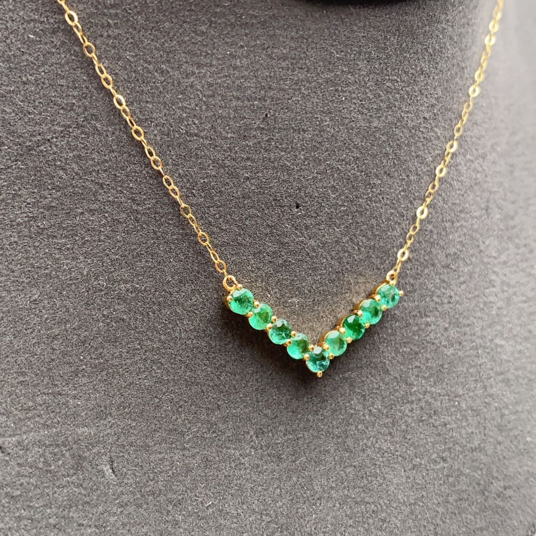 14k Gold 1.00 Ct Natural Emerald Necklace - 6
