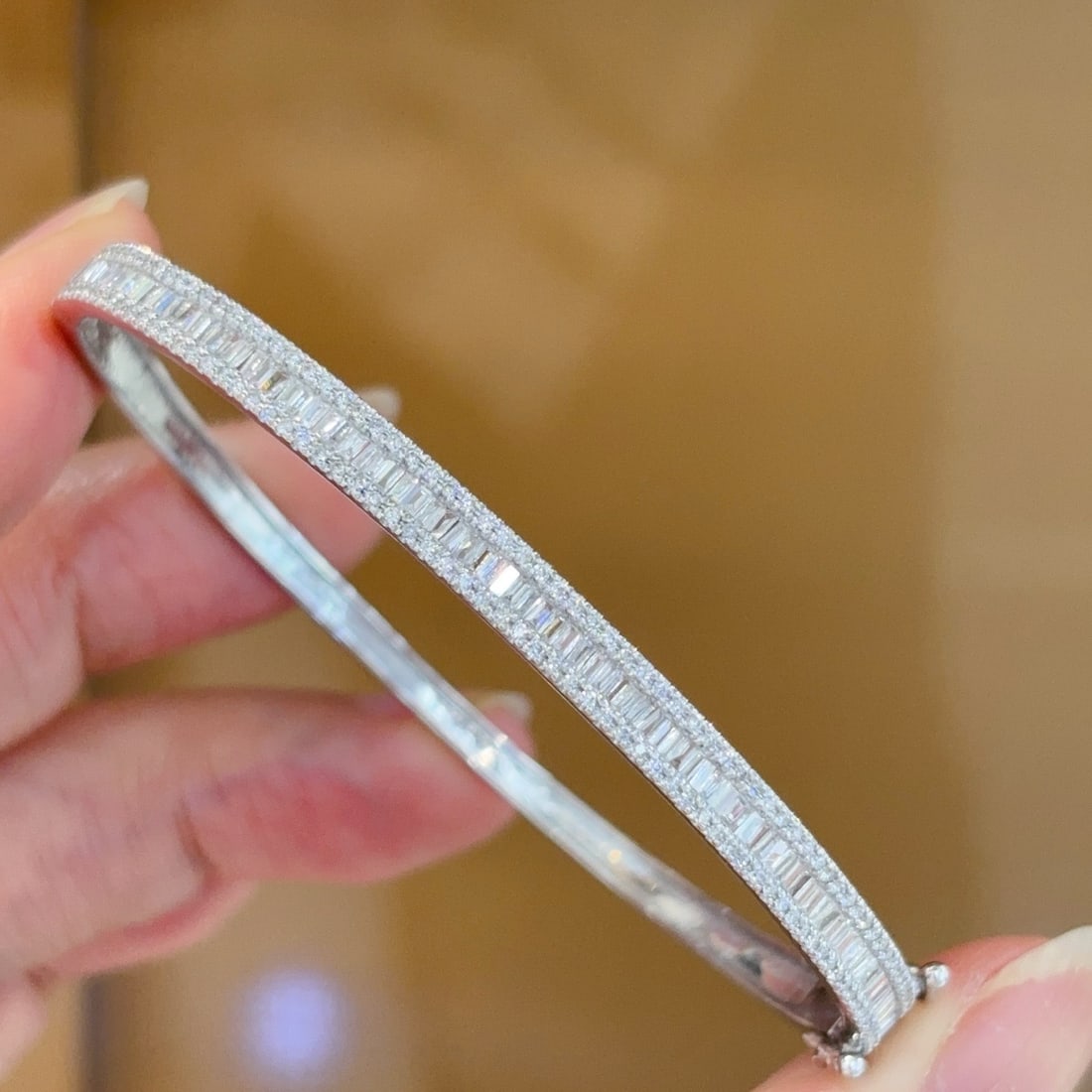 14k Gold 1 Ct Natural H Diamond Bangle - 4