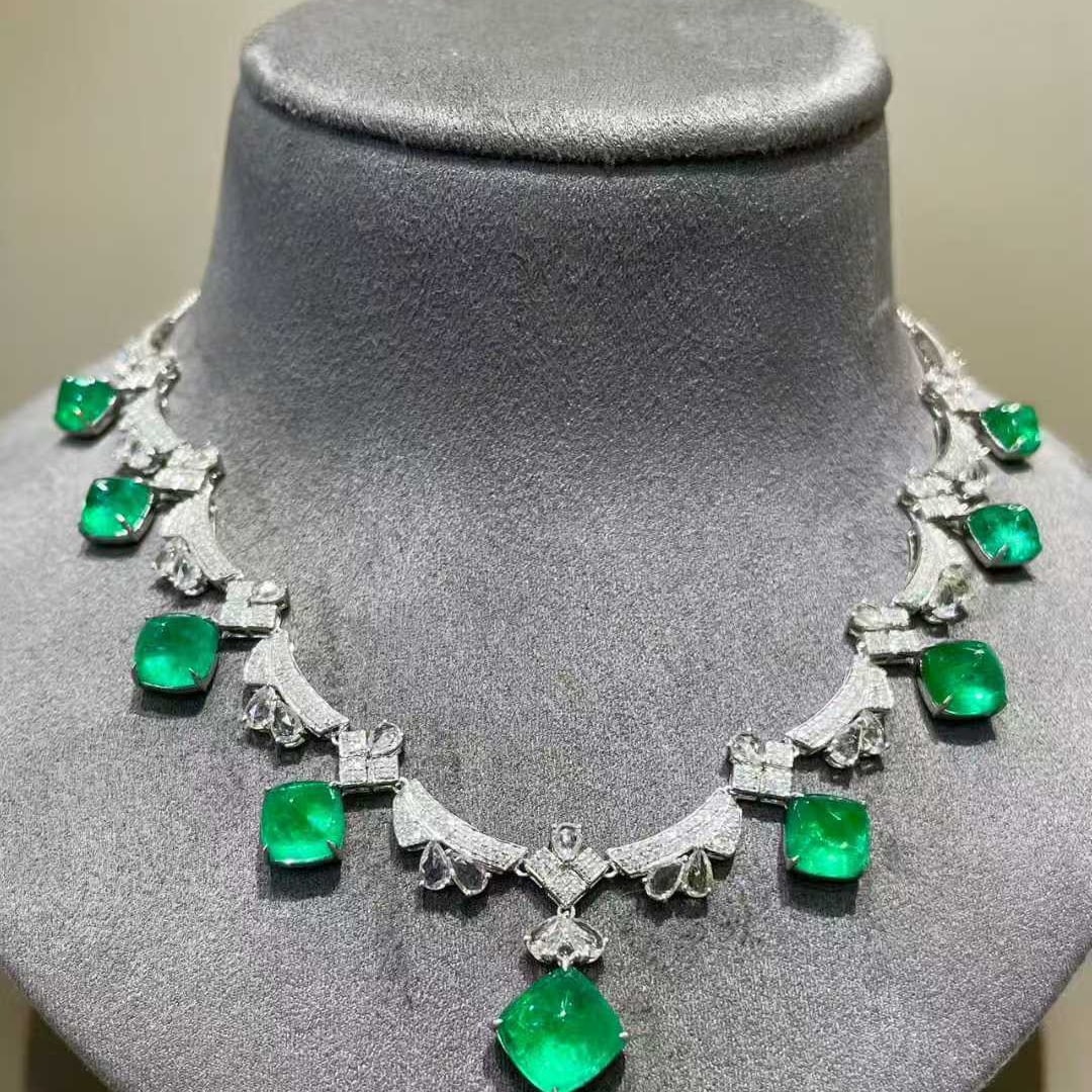 14k Gold 15.3 Ct Natural Emerald & Diamond & Sapphire Necklace - 4