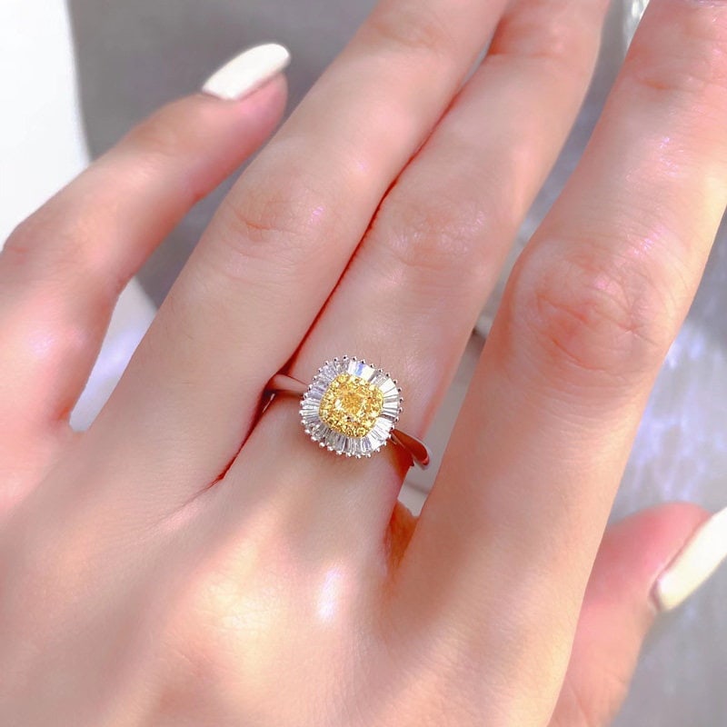 14k Gold 0.6 Ctw Natural Yellow Diamond & Color Diamond Ring - 4