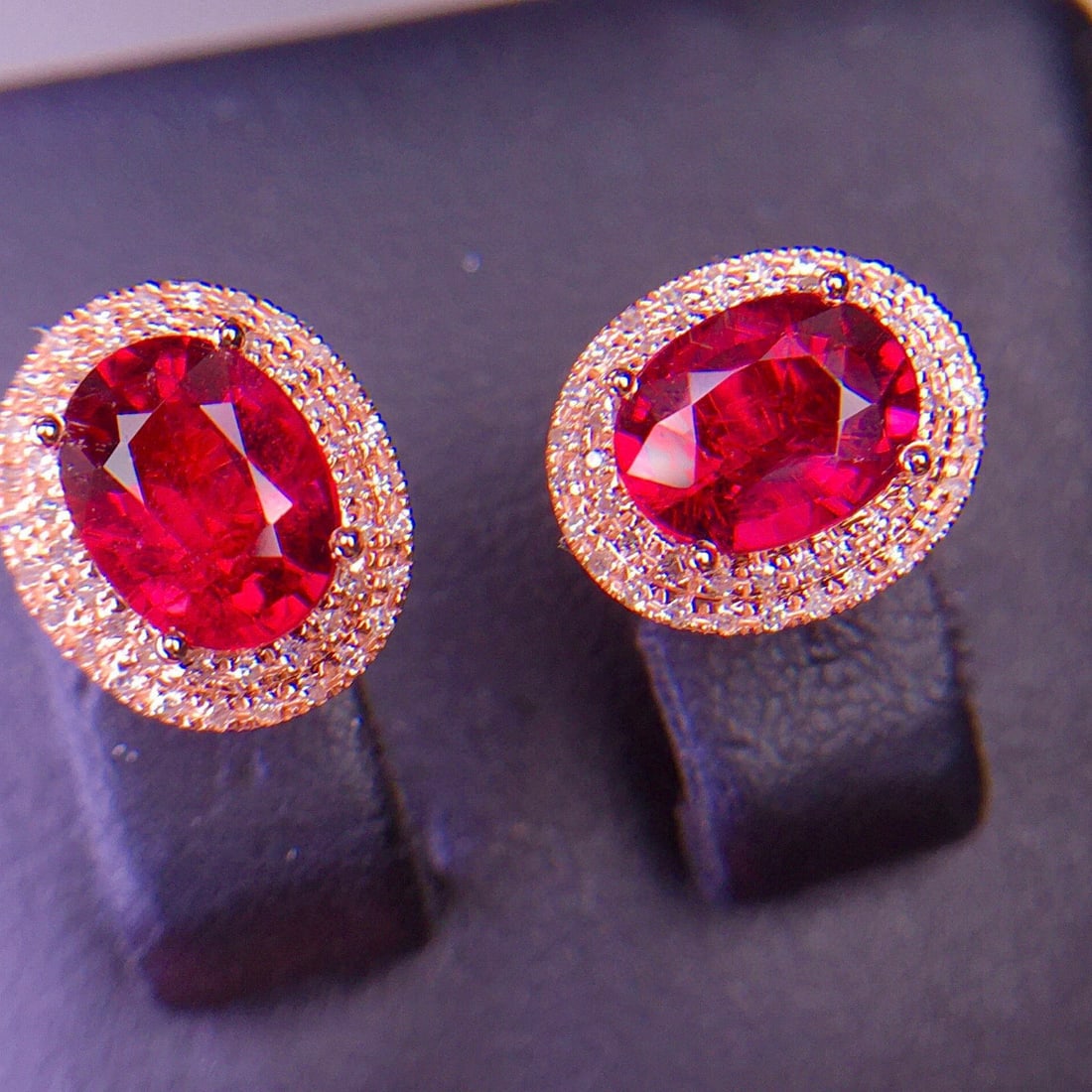 14k Gold 2.6 Ct Natural Tourmaline & Diamond Earrings: Ref:231113140 // gold content:14k gold // main gemstone:tourmaline // shape:oval // carat weight:2. 6ct // color:red // treatment:natural // // adjacent gemstone 2 : diamond // shape:round // clarity
