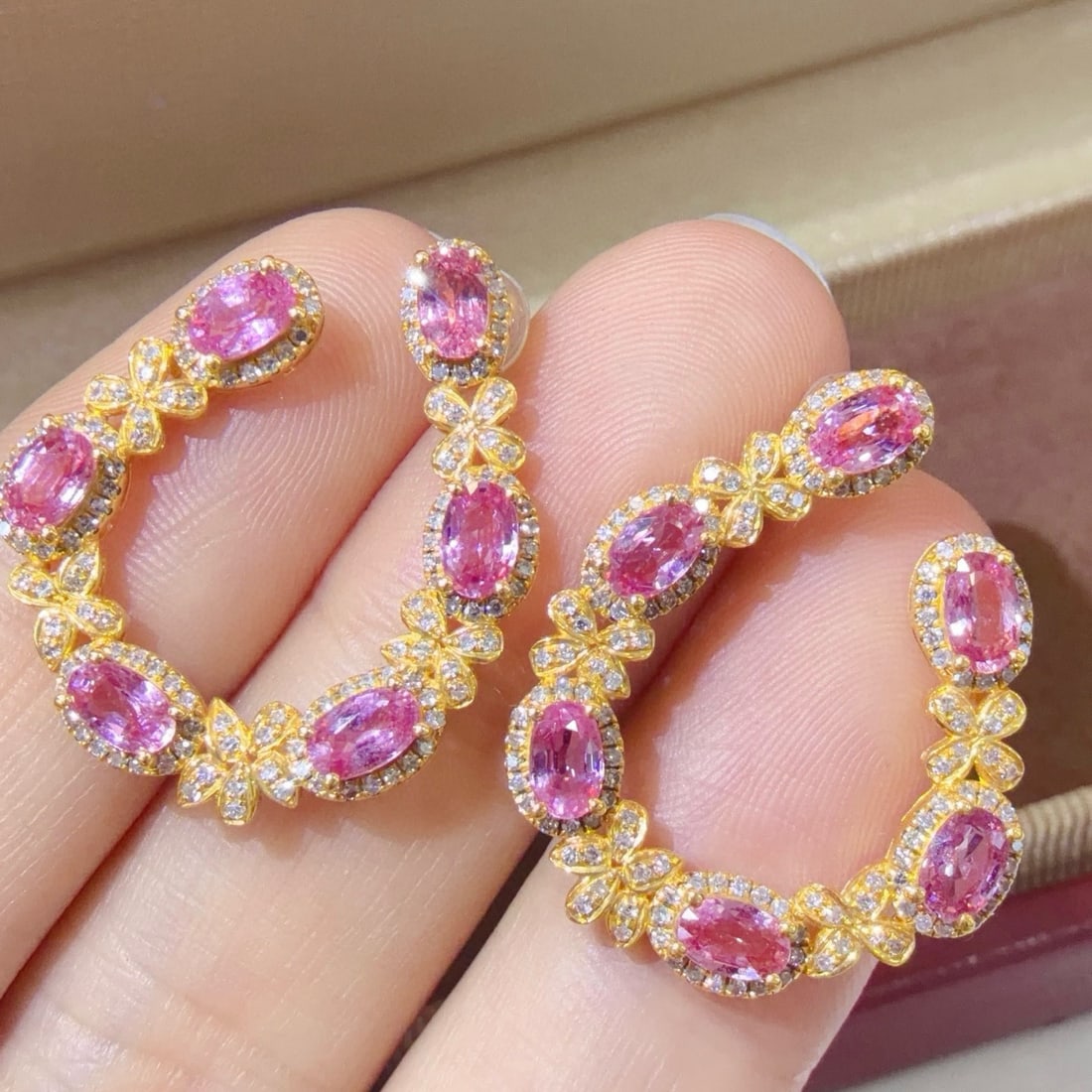 14k Gold 5.3 Ctw Natural Sapphire & Diamond Earrings: Ref:231113157 // gold content:14k gold // main gemstone:sapphire // shape:oval // carat weight:4. 2ct // color:pink // treatment:natural // // adjacent gemstone 2 : diamond // shape:round // carat