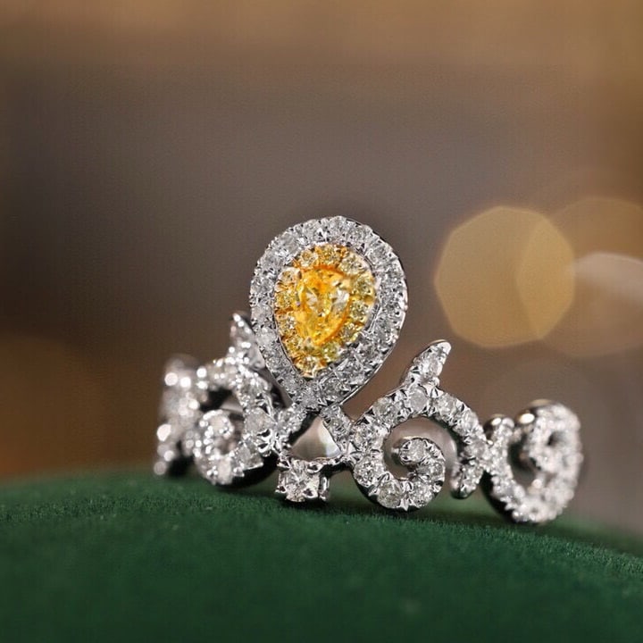 14k Gold 0.7 Ctw Natural Yellow Diamond & Diamond Ring - 4