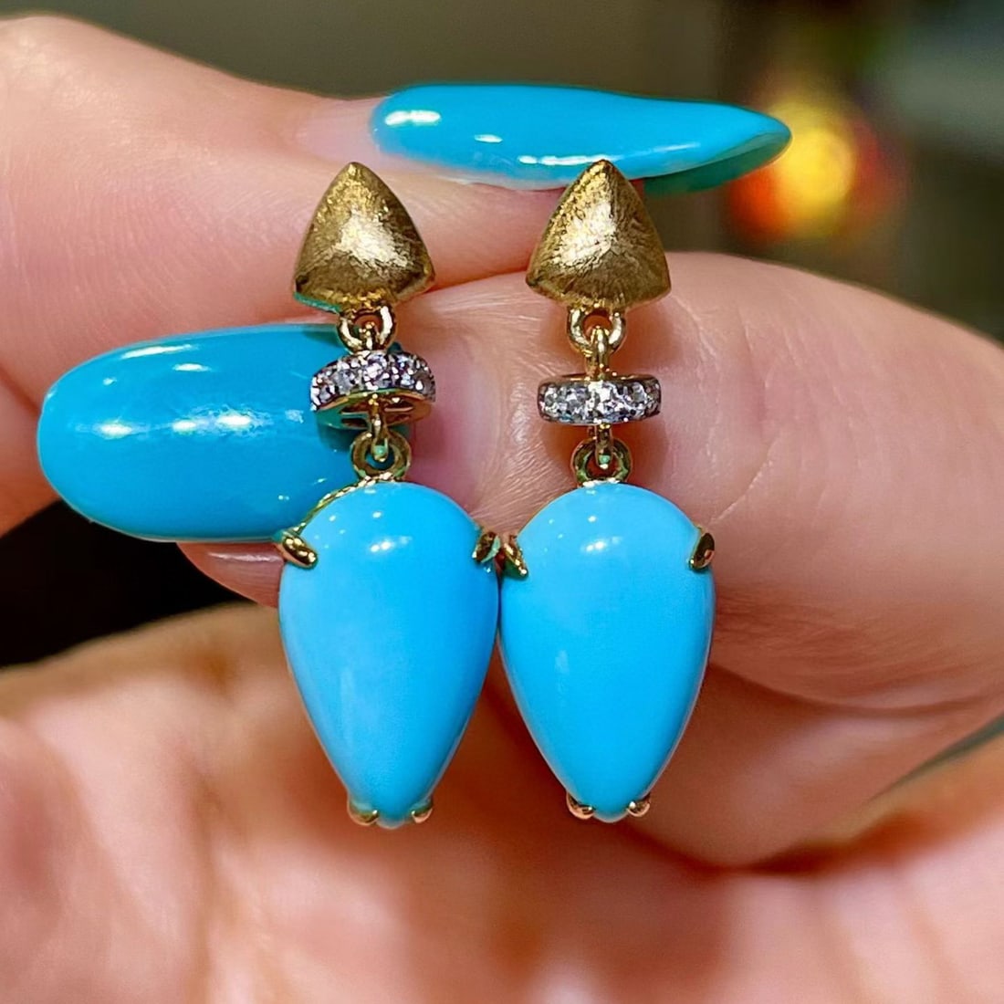 14k Gold 4.82 Ct Natural Blue Turquoise & Diamond Earrings: Ref:231113185 // gold content:14k gold // main gemstone:blue turquoise // shape:pear // carat weight:4. 82ct // color:blue // treatment:natural // // adjacent gemstone 2 : diamond // shape:round // cl