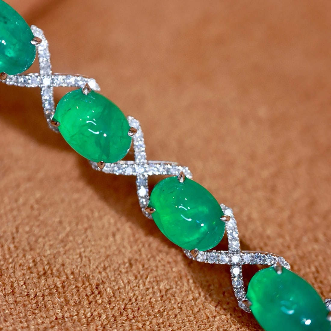 14k Gold 10.93 Ctw Natural Emerald & Diamond Bracelet - 8