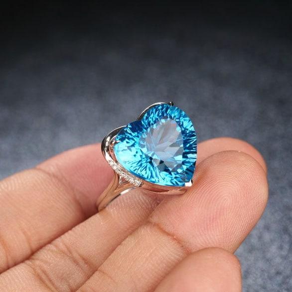 14k Gold 14.8 Ct Natural Topaz & Diamond Ring - 8