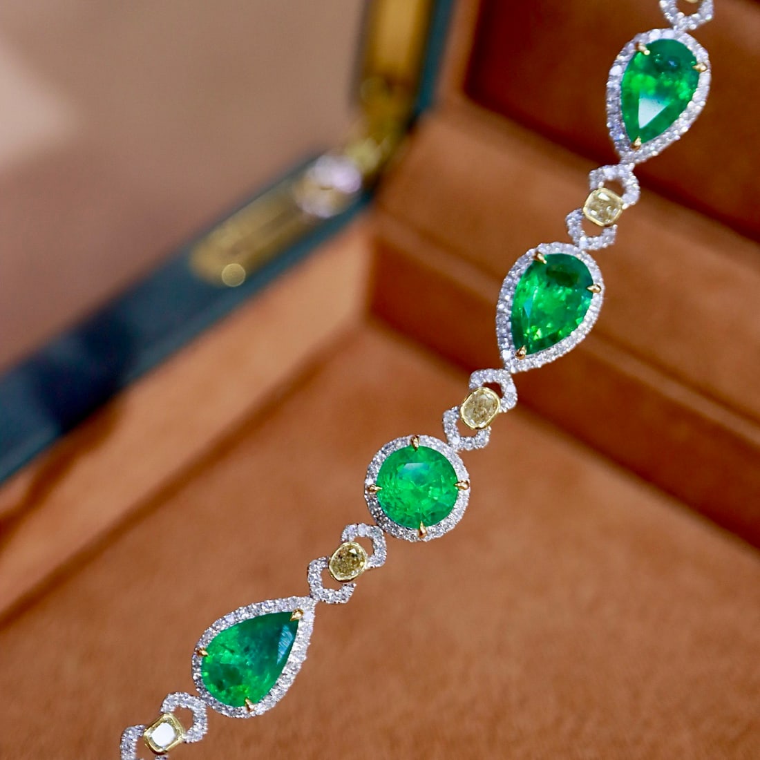 14k Gold 5.09 Ctw Vivid Green Natural Emerald & Diamond Bracelet - 3
