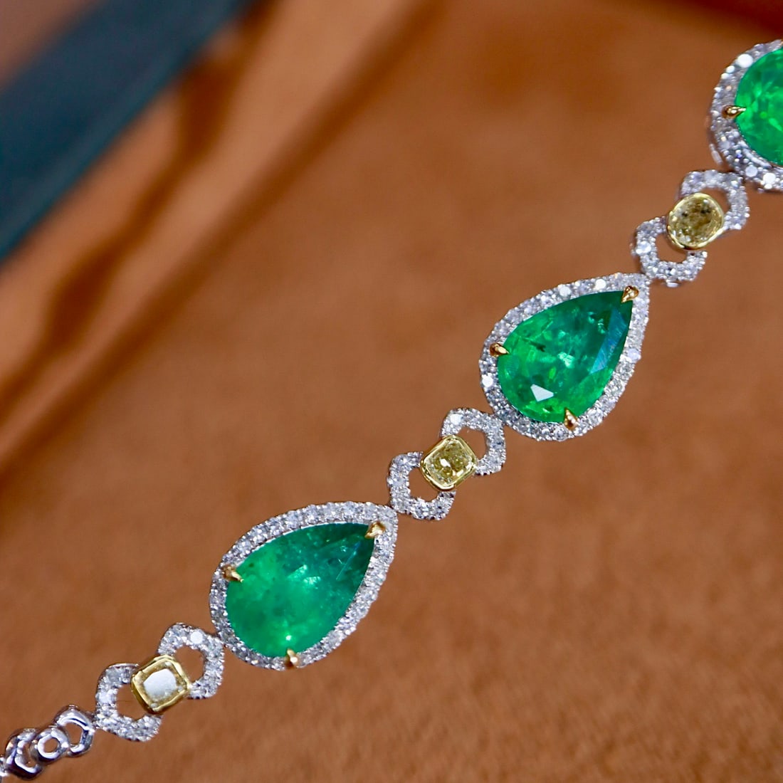 14k Gold 5.09 Ctw Vivid Green Natural Emerald & Diamond Bracelet - 4