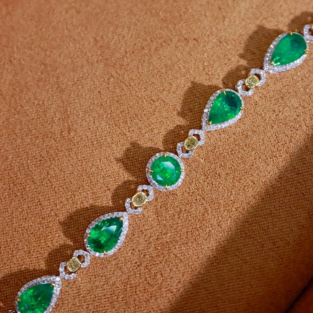 14k Gold 5.09 Ctw Vivid Green Natural Emerald & Diamond Bracelet - 6