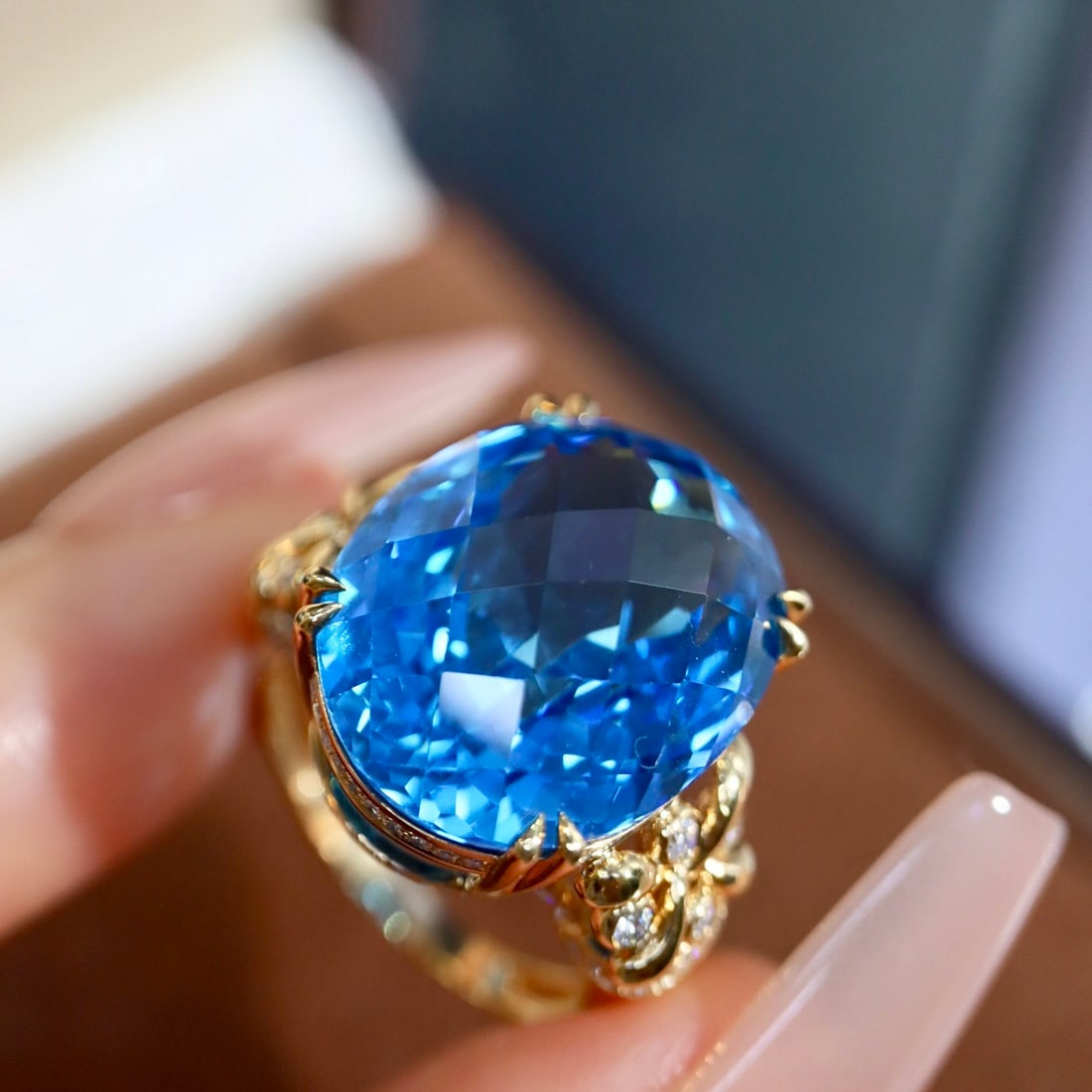 14k Gold 20.38 Ctw Natural Topaz & Diamond Ring - 6