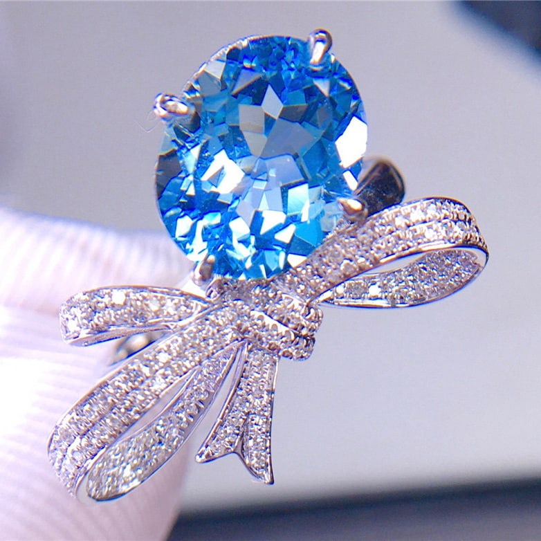 14k Gold 3.6 Ct Natural Aquamarine & Diamond Ring - 2