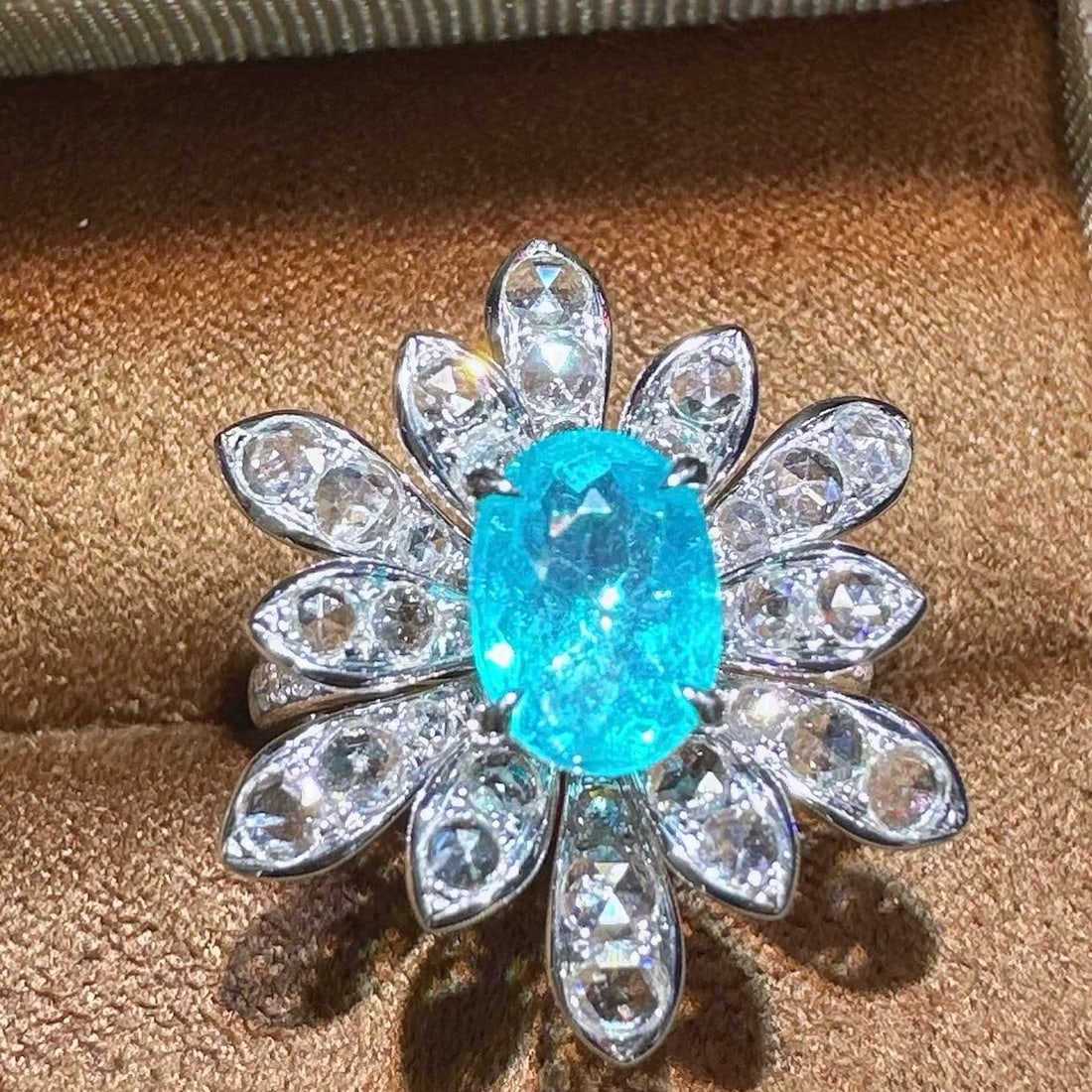 14k Gold 2.31 Ctw Natural Paraiba Tourmaline & Diamond Ring - 2