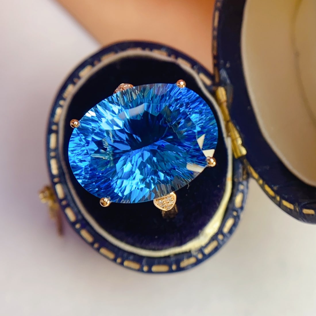 14k Gold 14.75 Ct Natural Topaz & Diamond Ring - 2