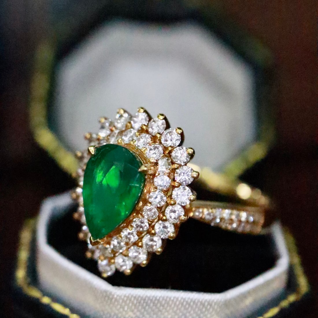 14k Gold 2.37 Ctw Vivid Green Natural Emerald & Diamond Ring - 2