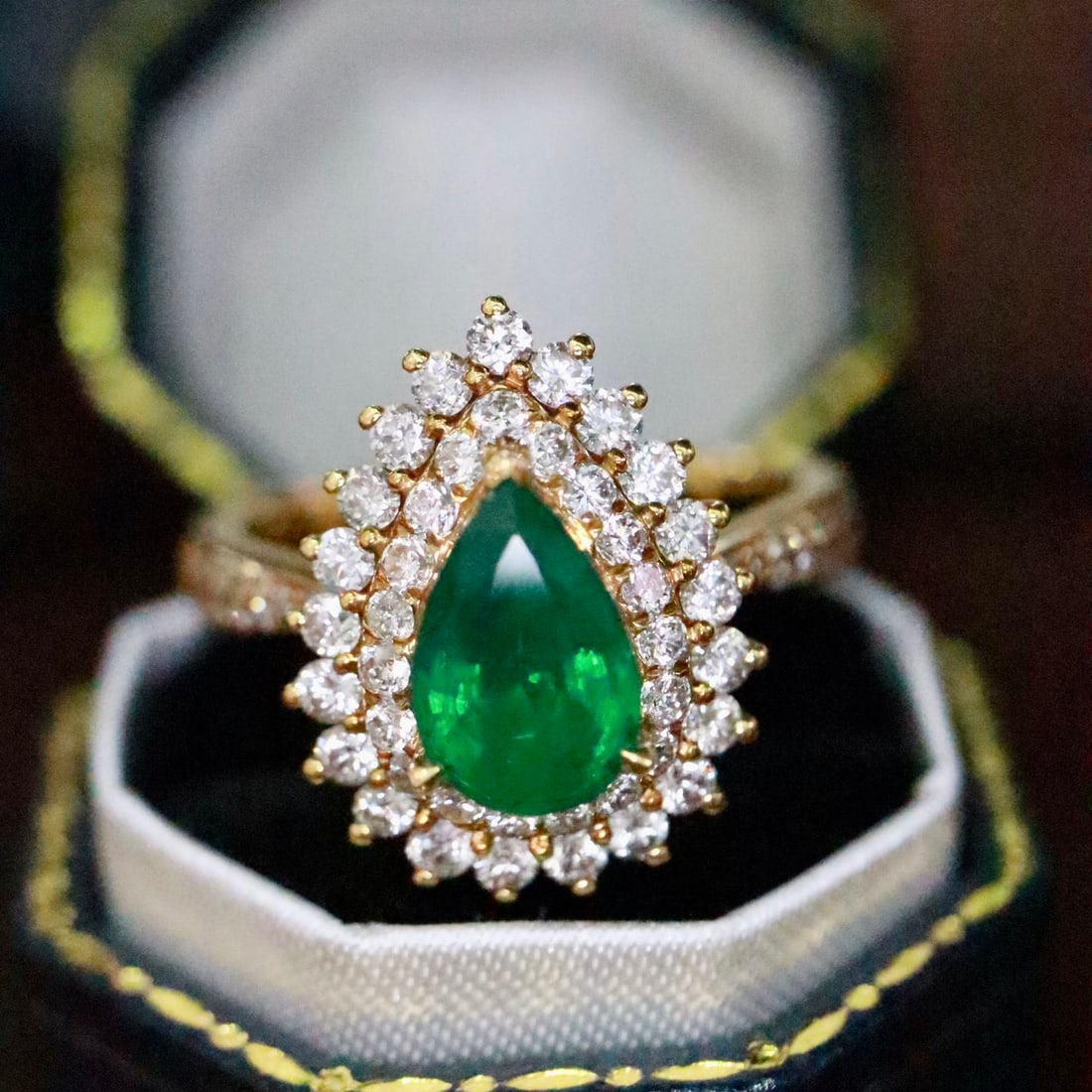 14k Gold 2.37 Ctw Vivid Green Natural Emerald & Diamond Ring - 3