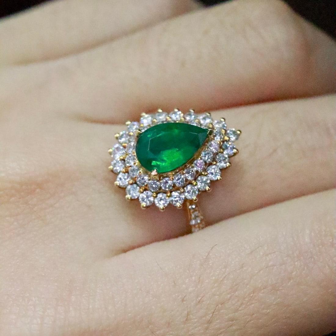 14k Gold 2.37 Ctw Vivid Green Natural Emerald & Diamond Ring - 6