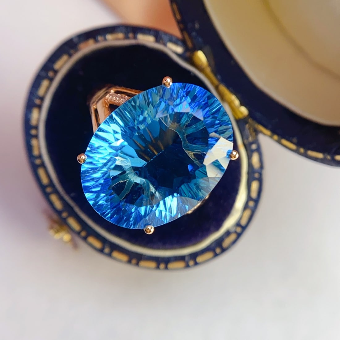 14k Gold 11.80 Ct Natural Topaz & Diamond Ring - 2