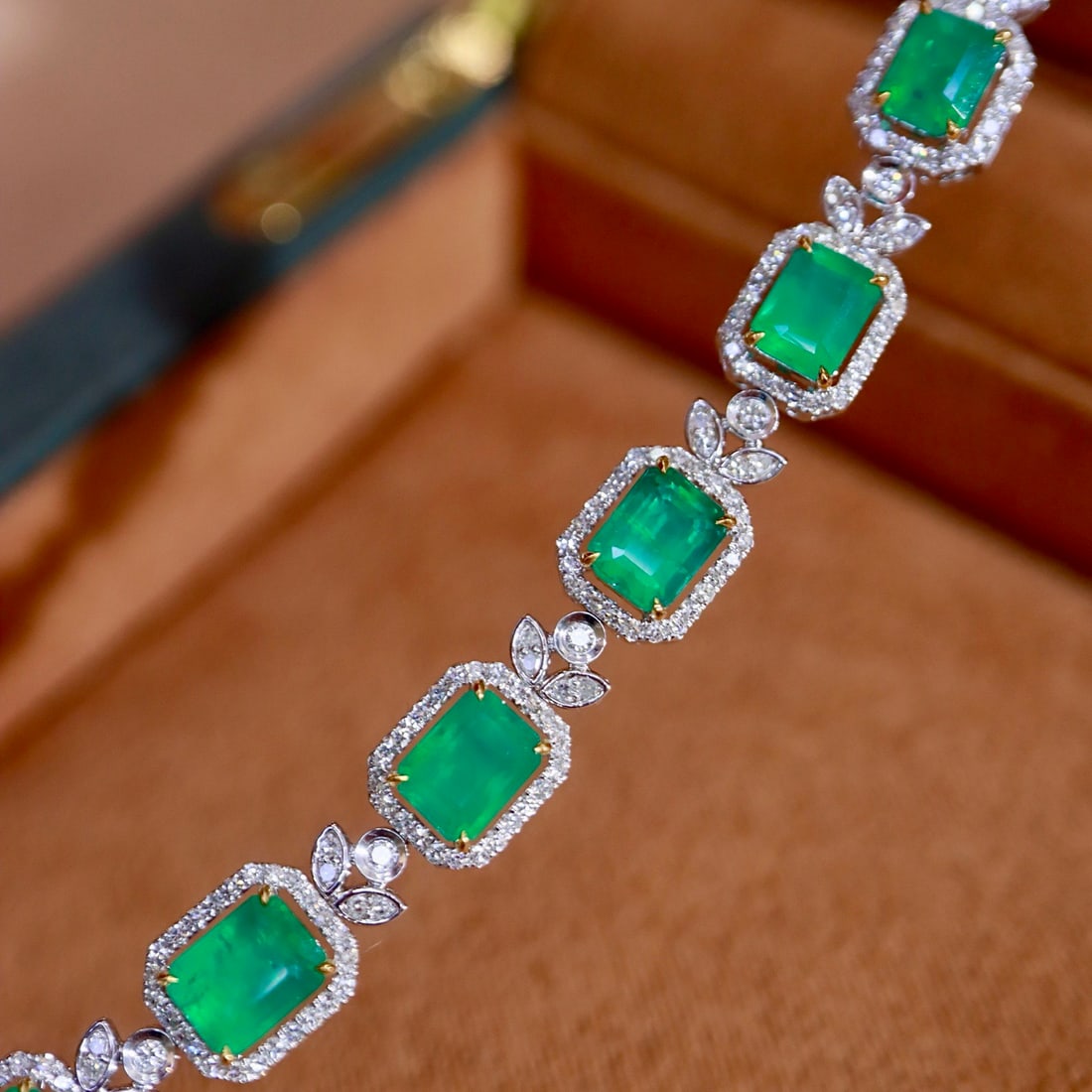 14k Gold 5.46 Ctw Natural Emerald & Diamond Bracelet - 2