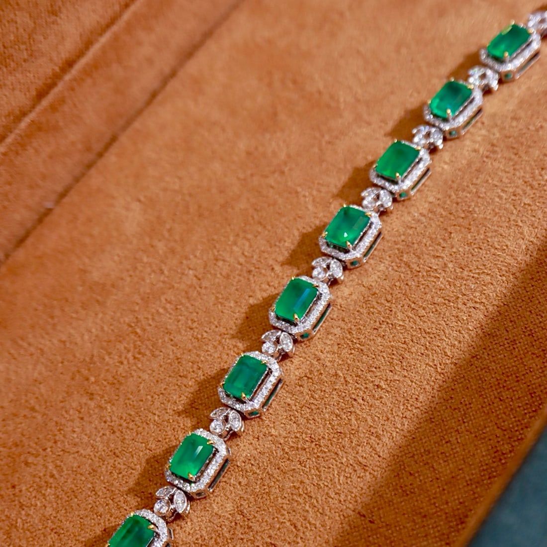 14k Gold 5.46 Ctw Natural Emerald & Diamond Bracelet - 6