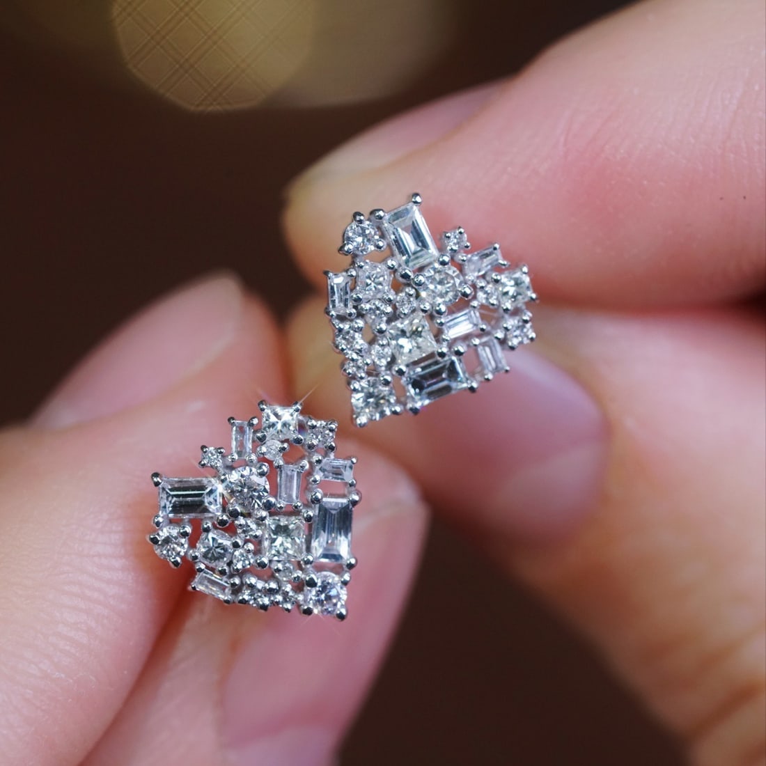 14k Gold 0.60 Ct Natural H Diamond Earrings - 4