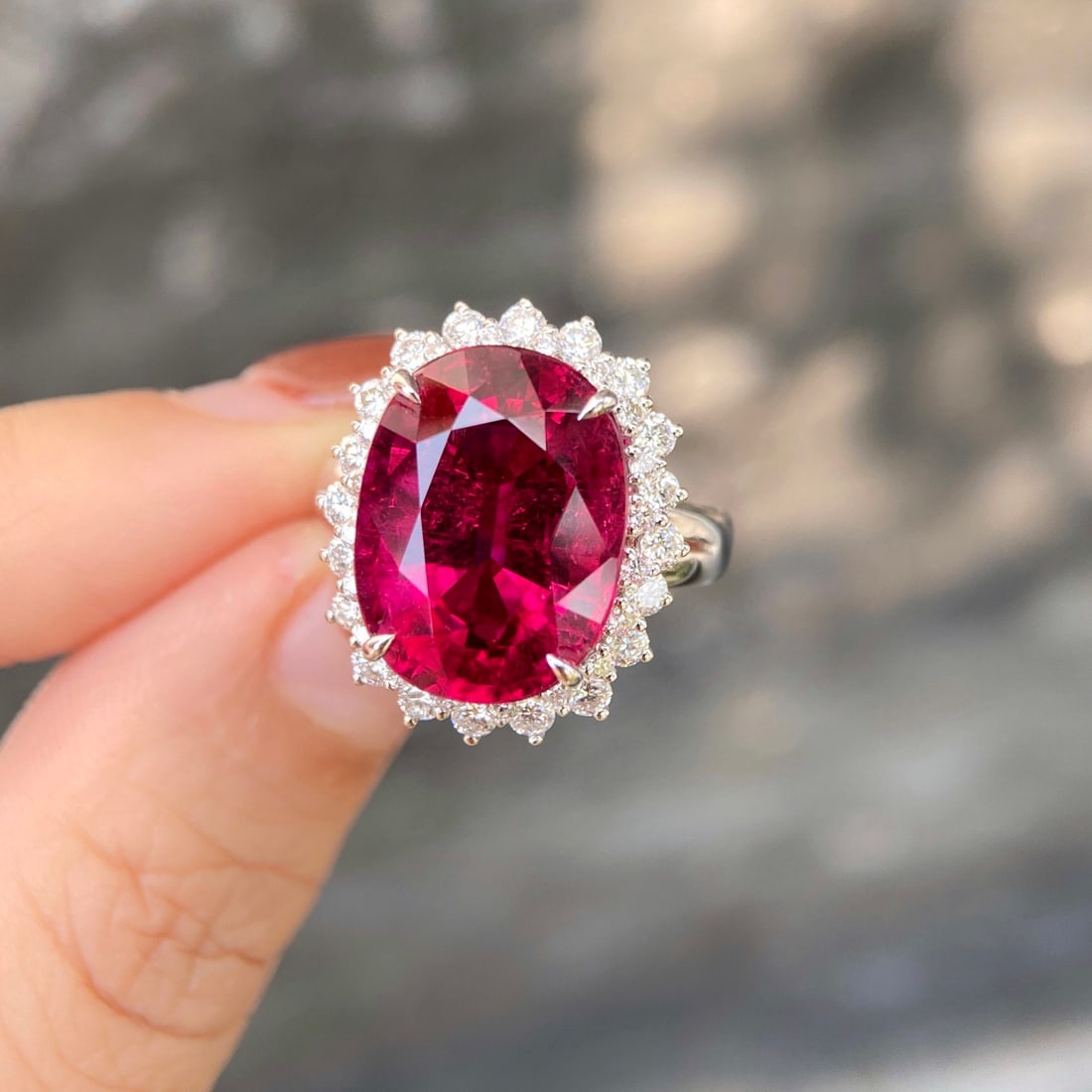 14k Gold 11.28 Ctw Natural Tourmaline & Diamond Ring: Ref:231114117 // gold content:14k gold // ring size:7. 25us // // main gemstone:tourmaline // shape:oval // carat weight:10. 40ct // color:red // treatment:natural // // adjacent gemstone 2 : diamond