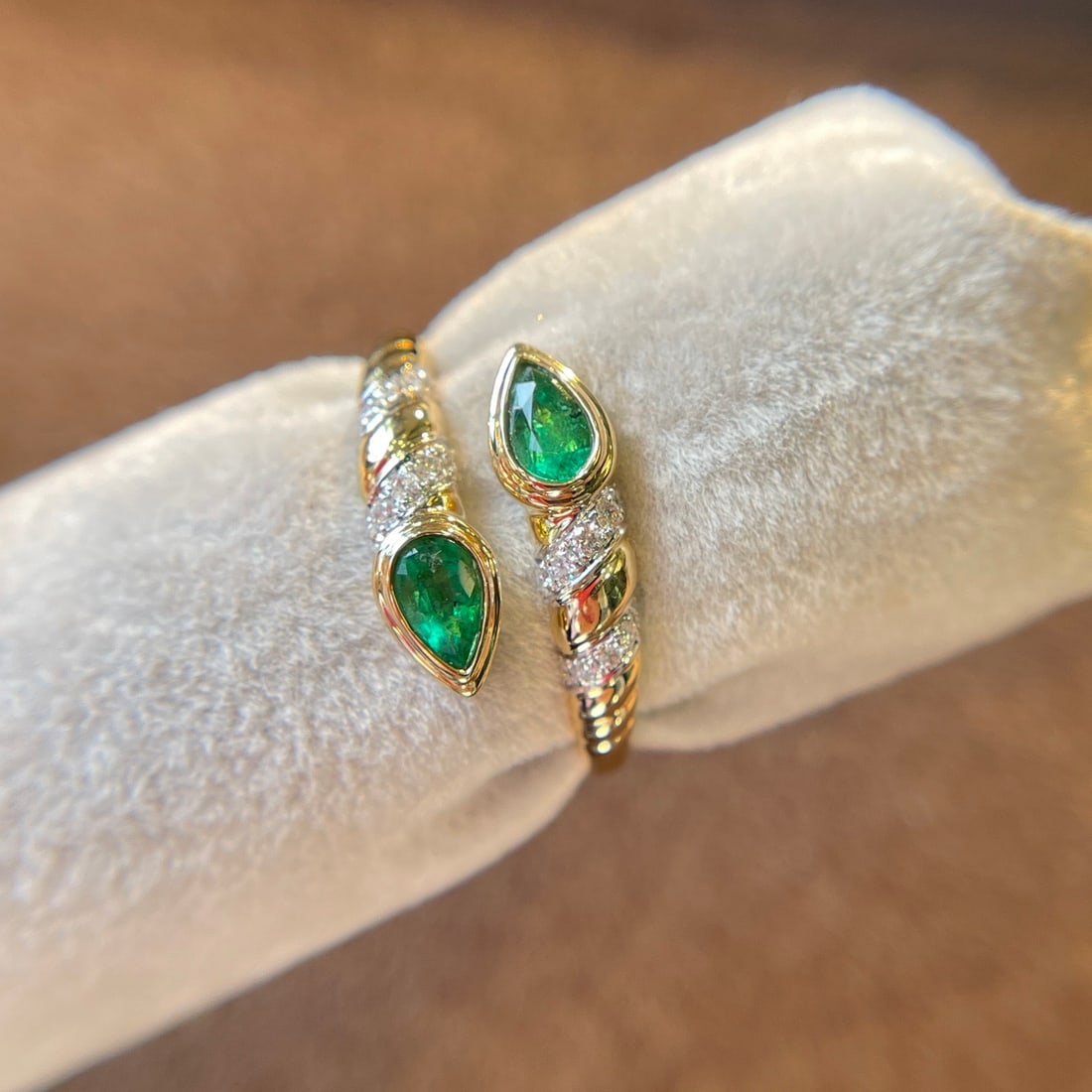 14k Gold 0.35 Ct Natural Emerald & Diamond Ring - 2