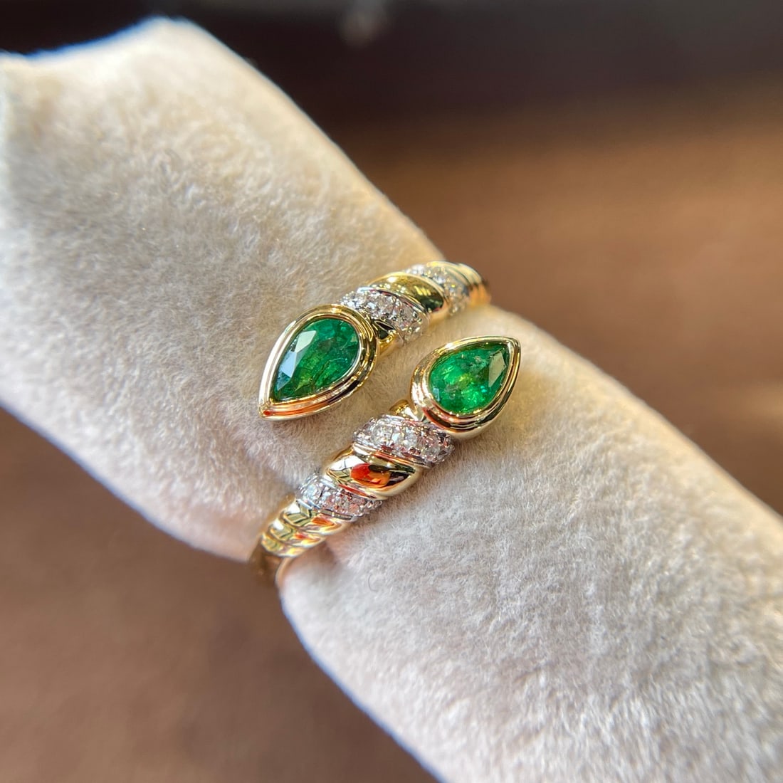 14k Gold 0.35 Ct Natural Emerald & Diamond Ring - 4